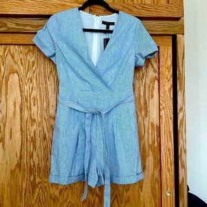 Banana republic jumpsuit, size Medium (4) color blue and white